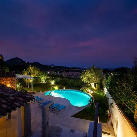 Ginestra Con Piscina E Giardino Privato A 500 Mt Dal Mare Villa Castiadas