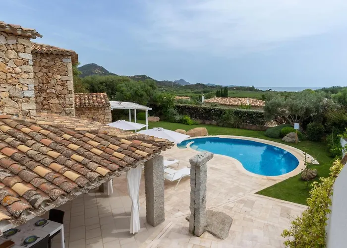 Ginestra Con Piscina E Giardino Privato A 500 Mt Dal Mare カスティアーダス