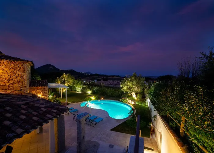 Ginestra Con Piscina E Giardino Privato A 500 Mt Dal Mare ヴィラ カスティアーダス